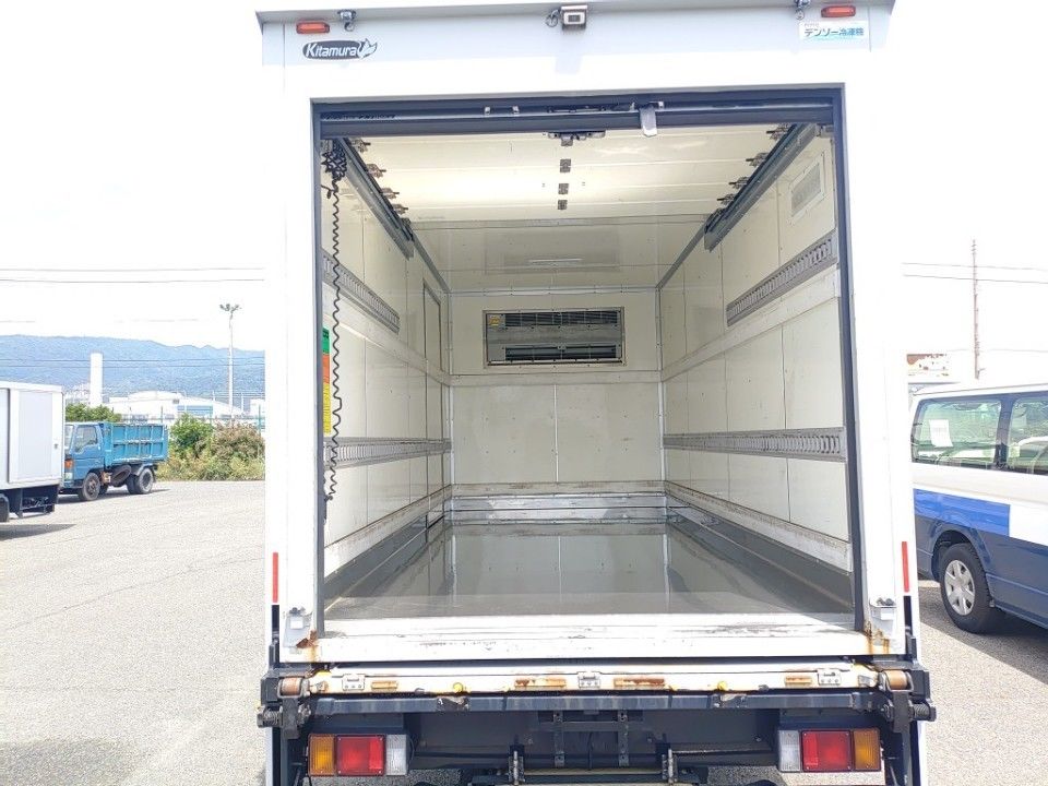 2017 Isuzu Elf auction photo 8