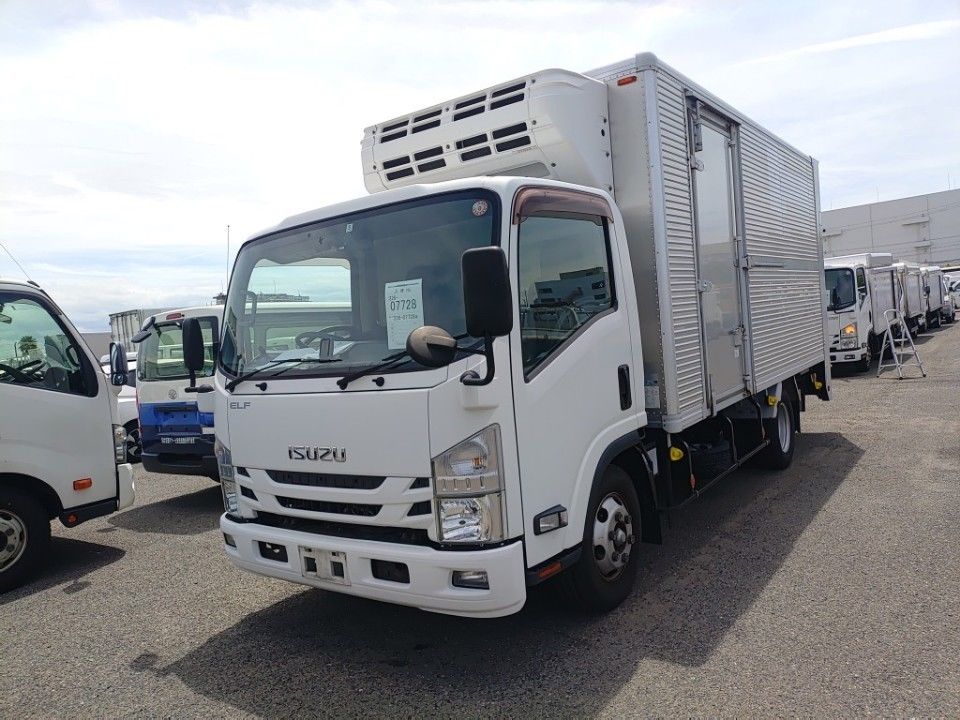 2017 Isuzu Elf Japan auction vehicle