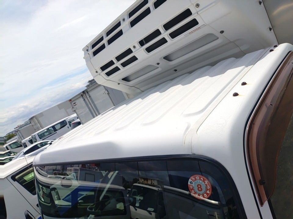 2017 Isuzu Elf auction photo 7