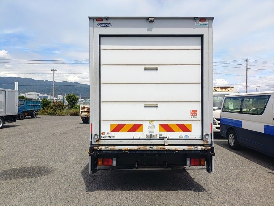 2017 Isuzu Elf auction photo 5