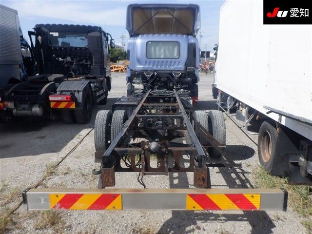 2018 Isuzu Forward auction photo 4