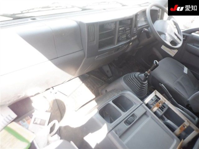 2018 Isuzu Forward auction photo 3