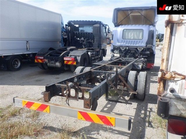 2018 Isuzu Forward auction photo 8