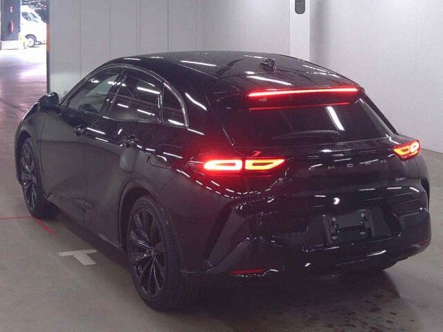 2025 Toyota Crown Sport Sports Z (HEV) 4WD auction photo 2