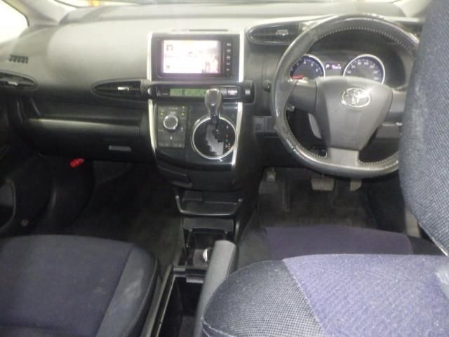 2015 Toyota Wish 1.8S auction photo 3