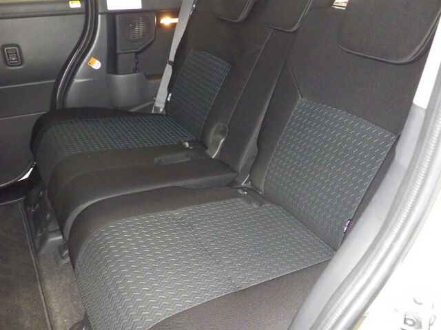 2021 Toyota Roomy Custom G 4WD auction photo 6