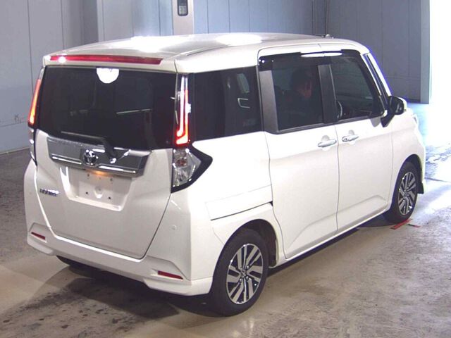 2021 Toyota Roomy Custom G 4WD auction photo 5