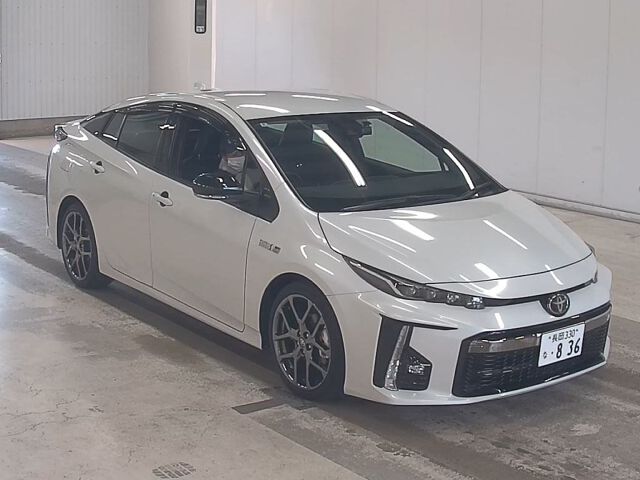 Japan Auction Vehicles 8 2022 Toyota Prius PHEV S GRスポーツ auction photo