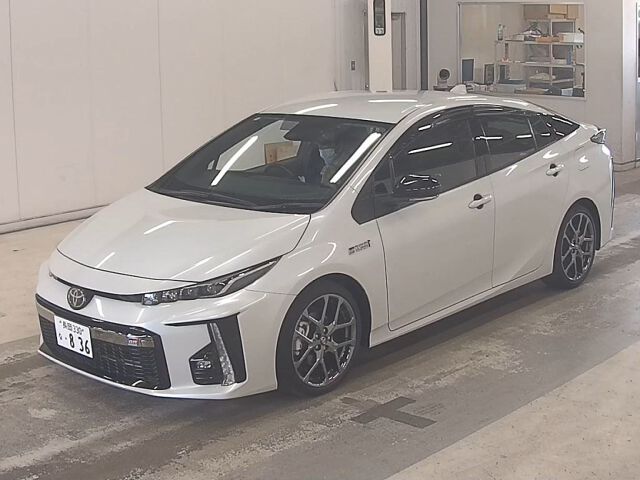 2022 Toyota Prius PHEV S GRスポーツ auction photo 4