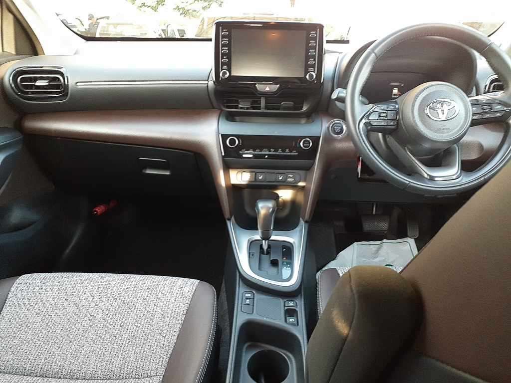 2021 Toyota Yaris Cross Z auction photo 9
