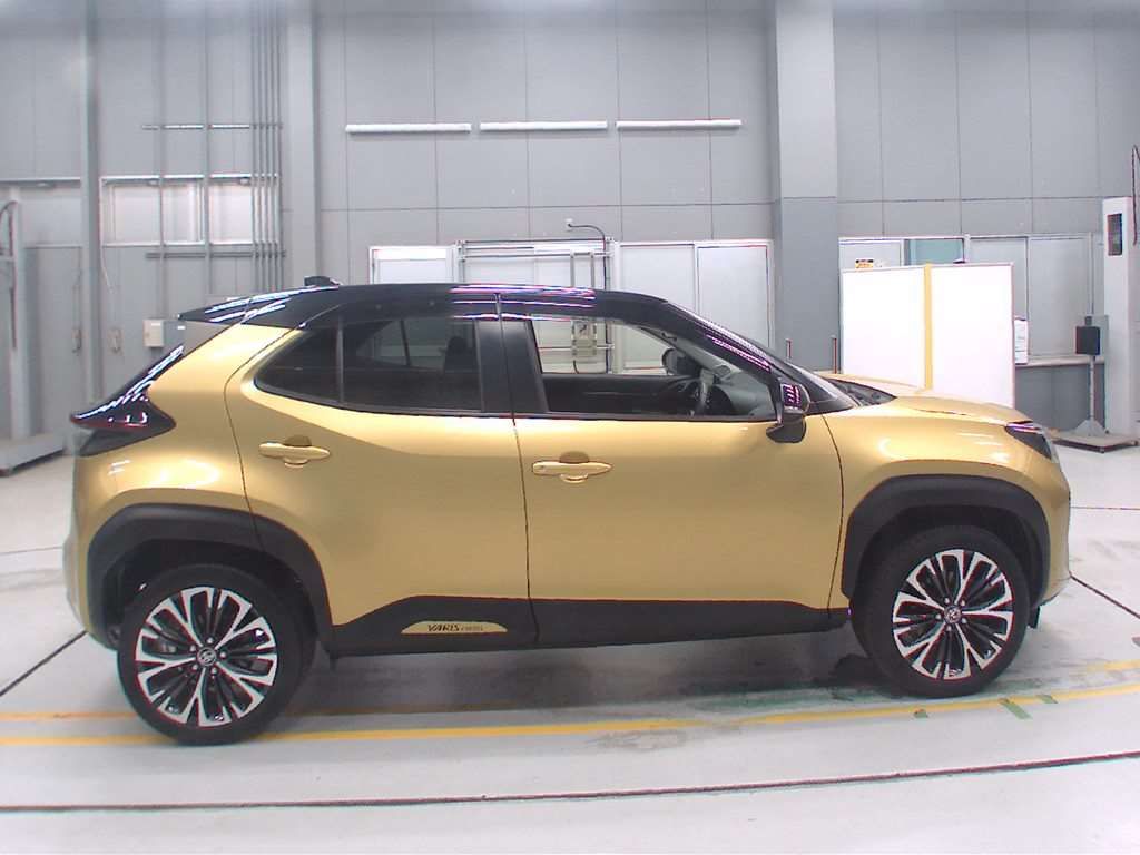 2021 Toyota Yaris Cross Z auction photo 3