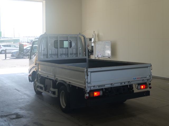 2022 Hino Dutro Hira auction photo 2