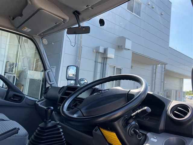 2017 Toyota Dyna Carrier auction photo 3
