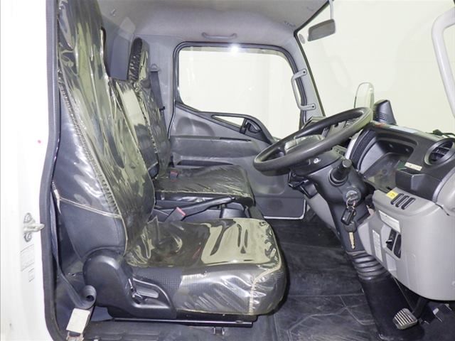 2019 Mitsubishi Fuso Canter Flatbed auction photo 5