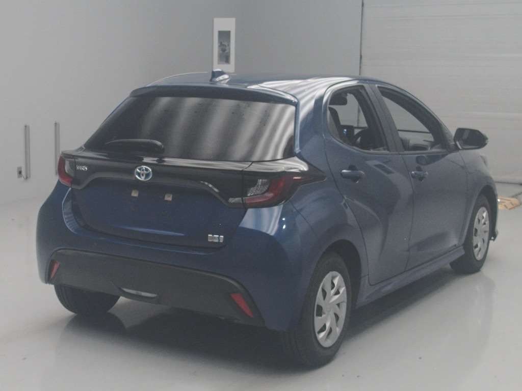 2021 Toyota Yaris Hybrid X auction photo 2