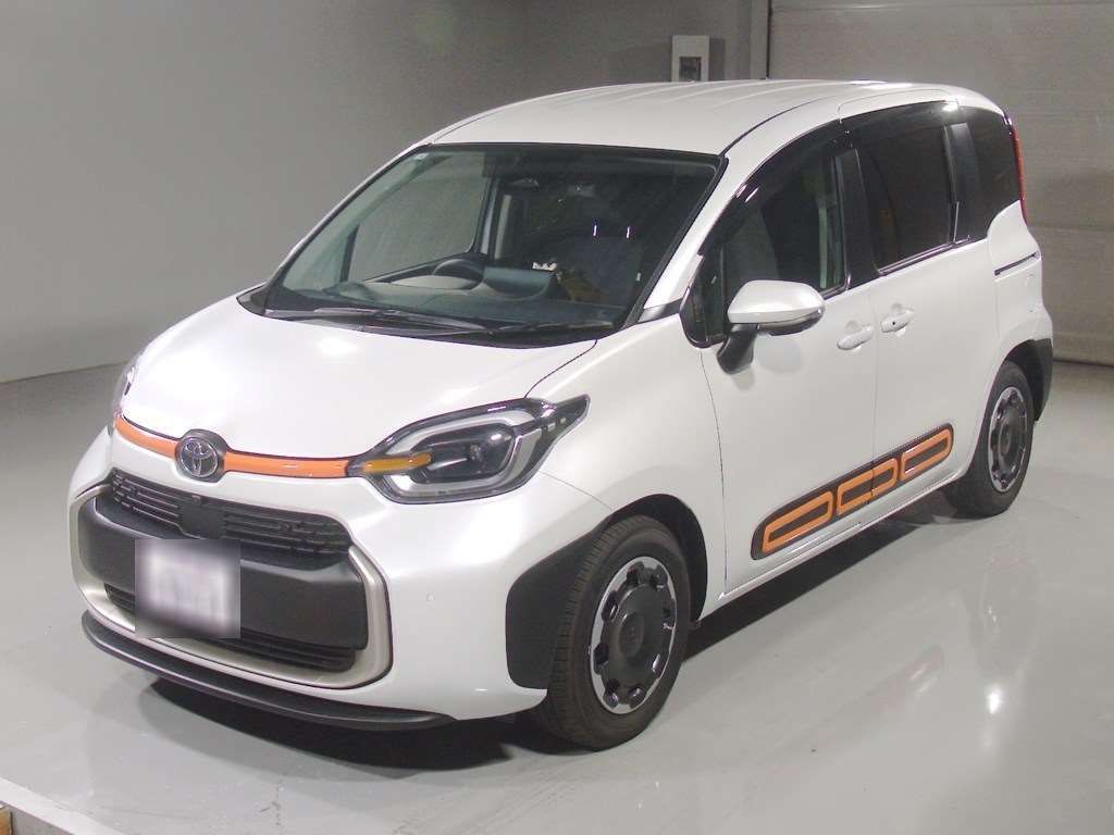 Japan Auction Vehicles 4 2026 Toyota Sienta Hybrid Z auction photo