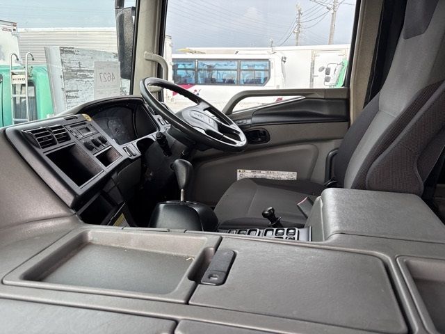 2017 Mitsubishi Fuso Sグレート auction photo 5