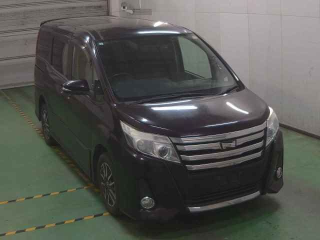2015 Toyota Noah 4WD Si Japan auction vehicle