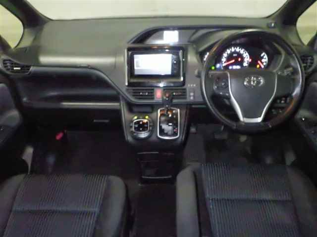 2015 Toyota Noah 4WD Si auction photo 3