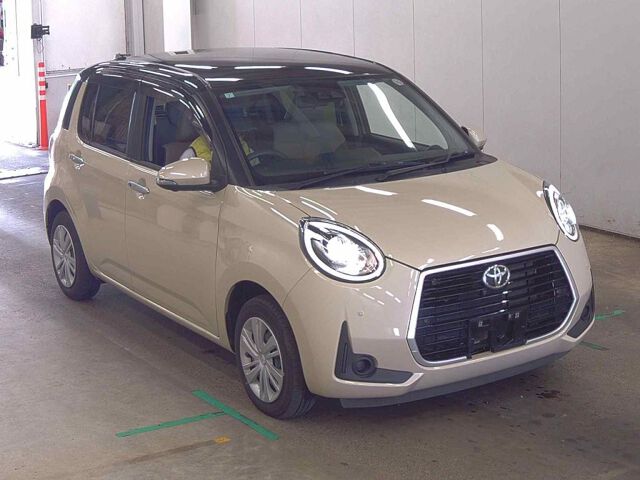 2023 Toyota Passo モーダチャーム Japan auction vehicle