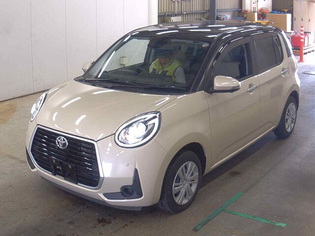 2023 Toyota Passo モーダチャーム auction photo 4