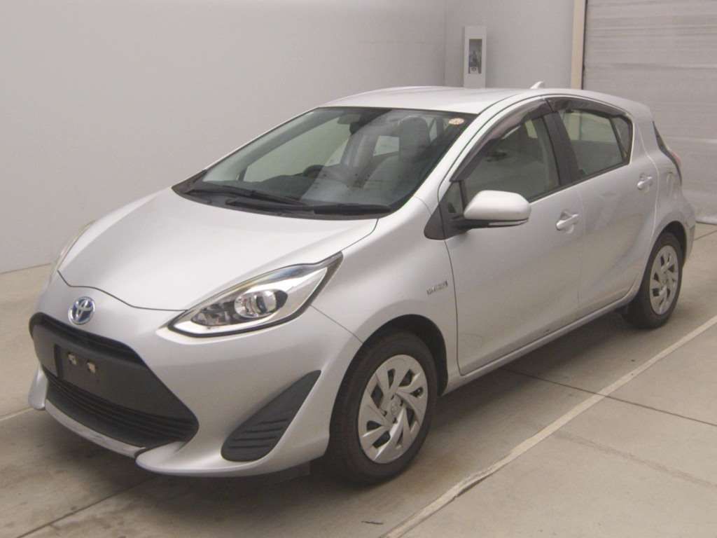 2019 Toyota Aqua L Japan auction vehicle