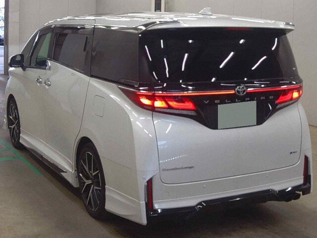 2024 Toyota Vellfire Executive Lounge auction photo 2