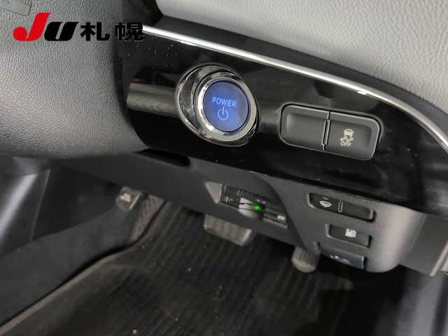 2016 Toyota Prius S 4WD auction photo 4