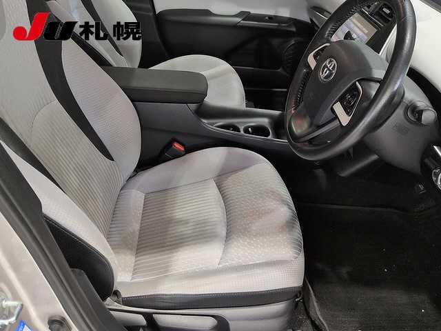 2016 Toyota Prius S 4WD auction photo 5