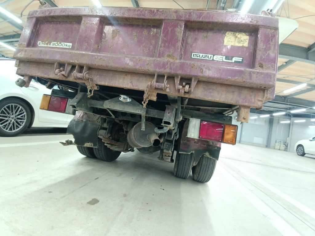 2005 Isuzu Elf dump auction photo 11