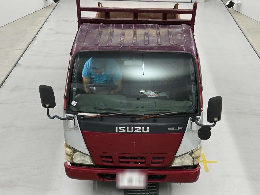 2005 Isuzu Elf dump auction photo 7