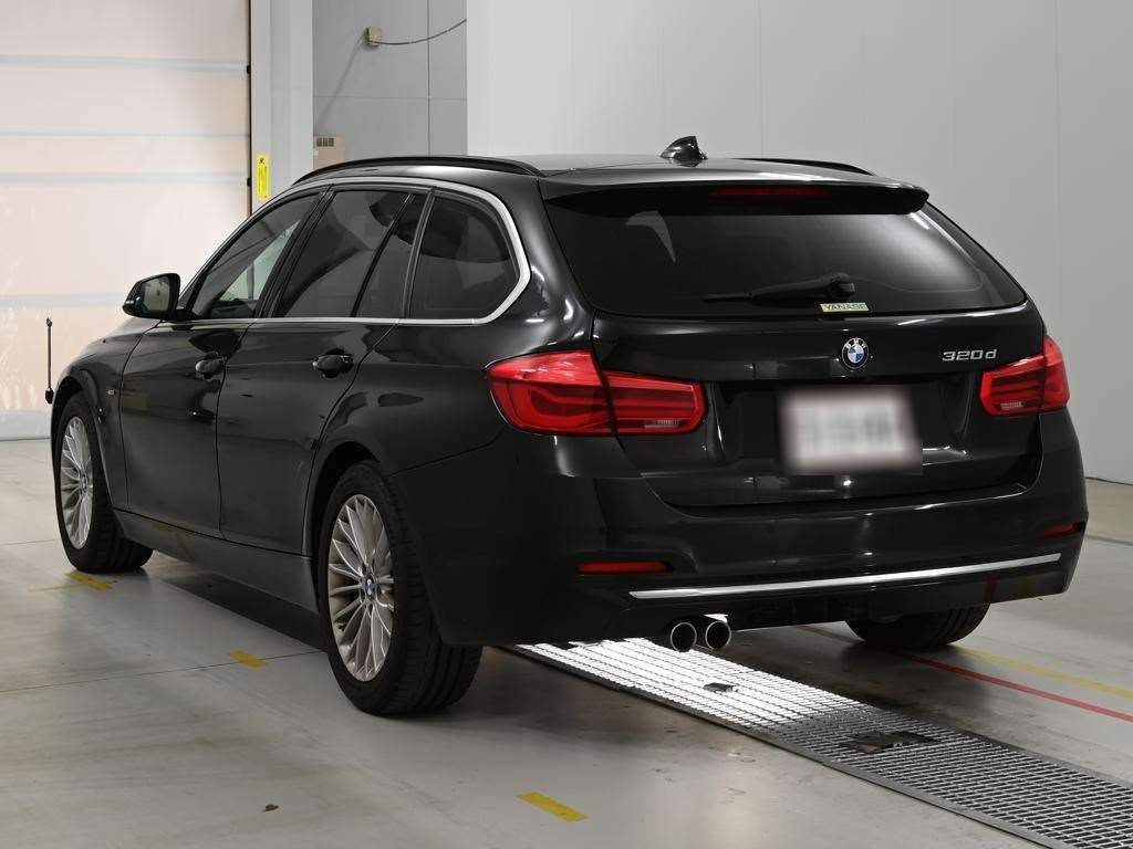 2018 BMW 3 Series 320dツーリング ラグジュアリー auction photo 6