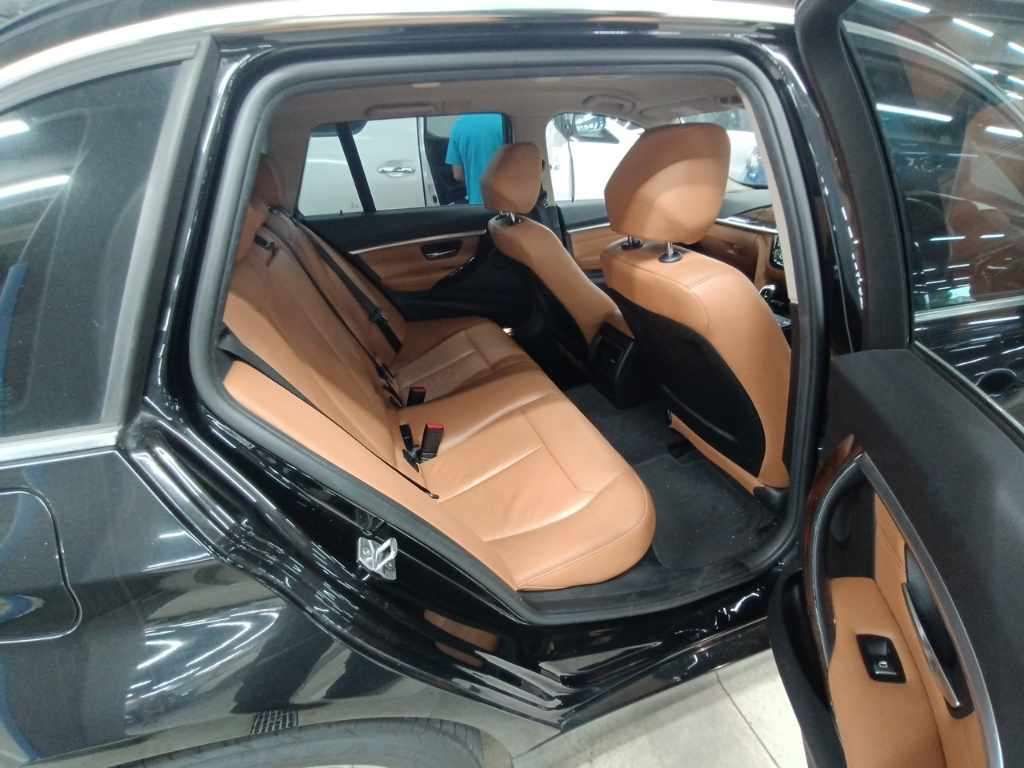 2018 BMW 3 Series 320dツーリング ラグジュアリー auction photo 12