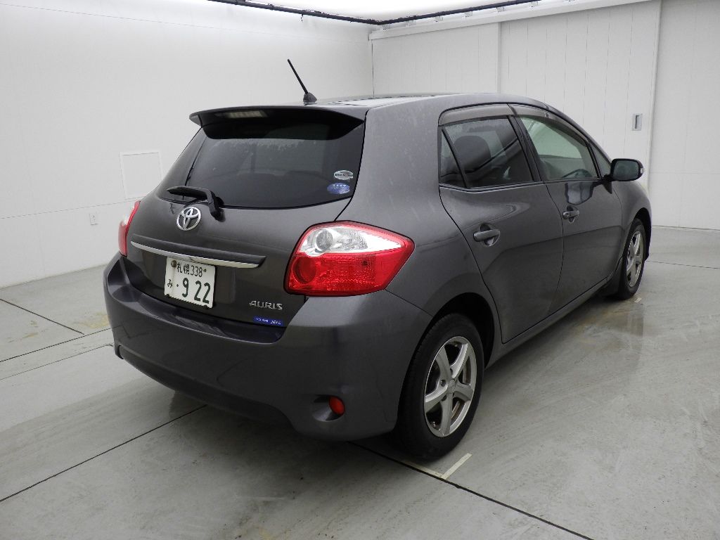 2010 Toyota Auris 150X Mパッケージ auction photo 2