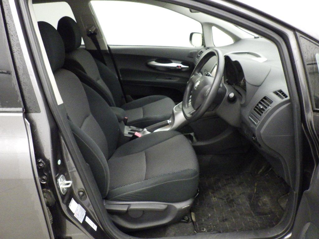 2010 Toyota Auris 150X Mパッケージ auction photo 6