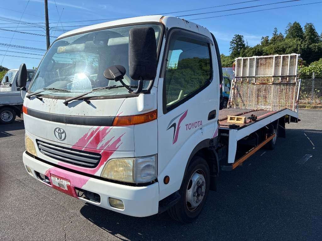 2002 Toyota Dyna Japan auction vehicle