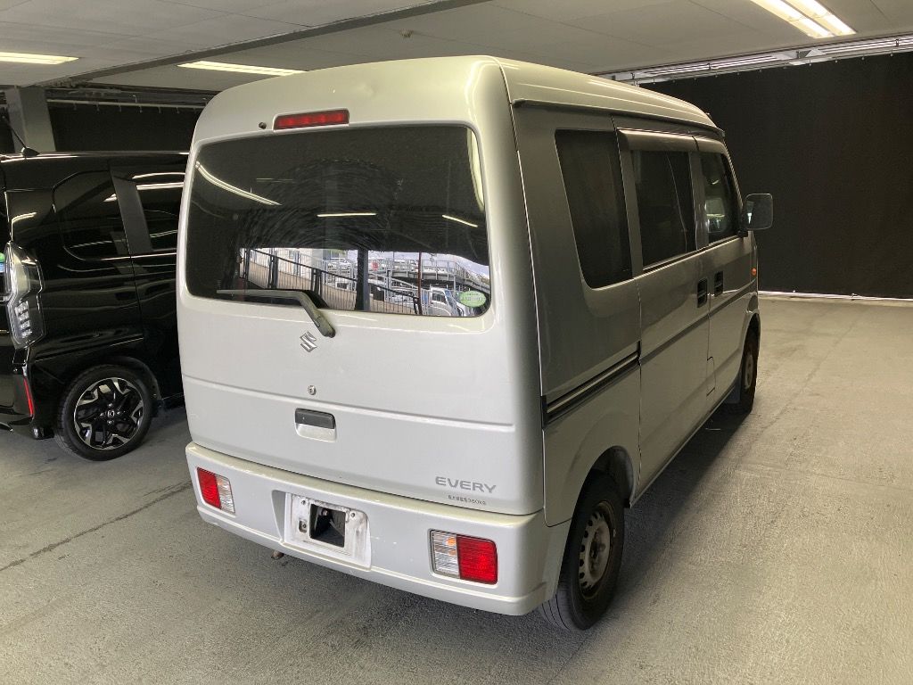 2010 Suzuki エブリイV PC H/R auction photo 4