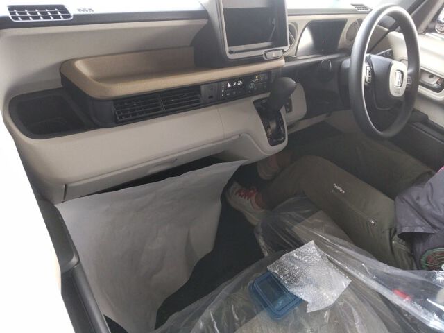 2026 Honda N-BOX Base grade 4WD auction photo 3