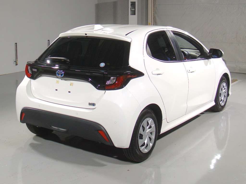 2021 Toyota Yaris Hybrid X auction photo 2