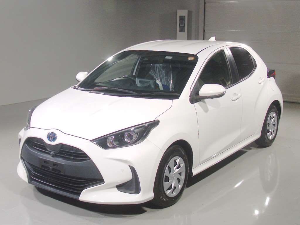 Japan Auction Vehicles 4 2021 Toyota Yaris Hybrid X auction photo