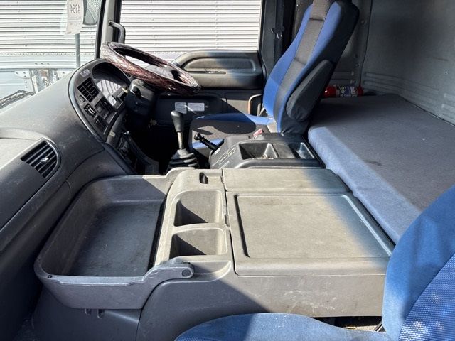 2009 Isuzu Giga アルミウイング auction photo 5