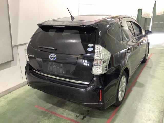 2011 Toyota Prius Alpha Gツーリングセレクション auction photo 2