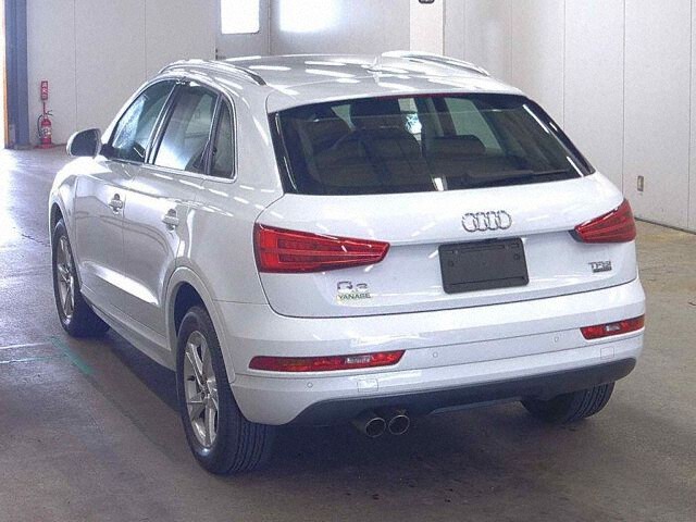 2016 Audi Q3 2.0TFSIQ180PS 4WD auction photo 2