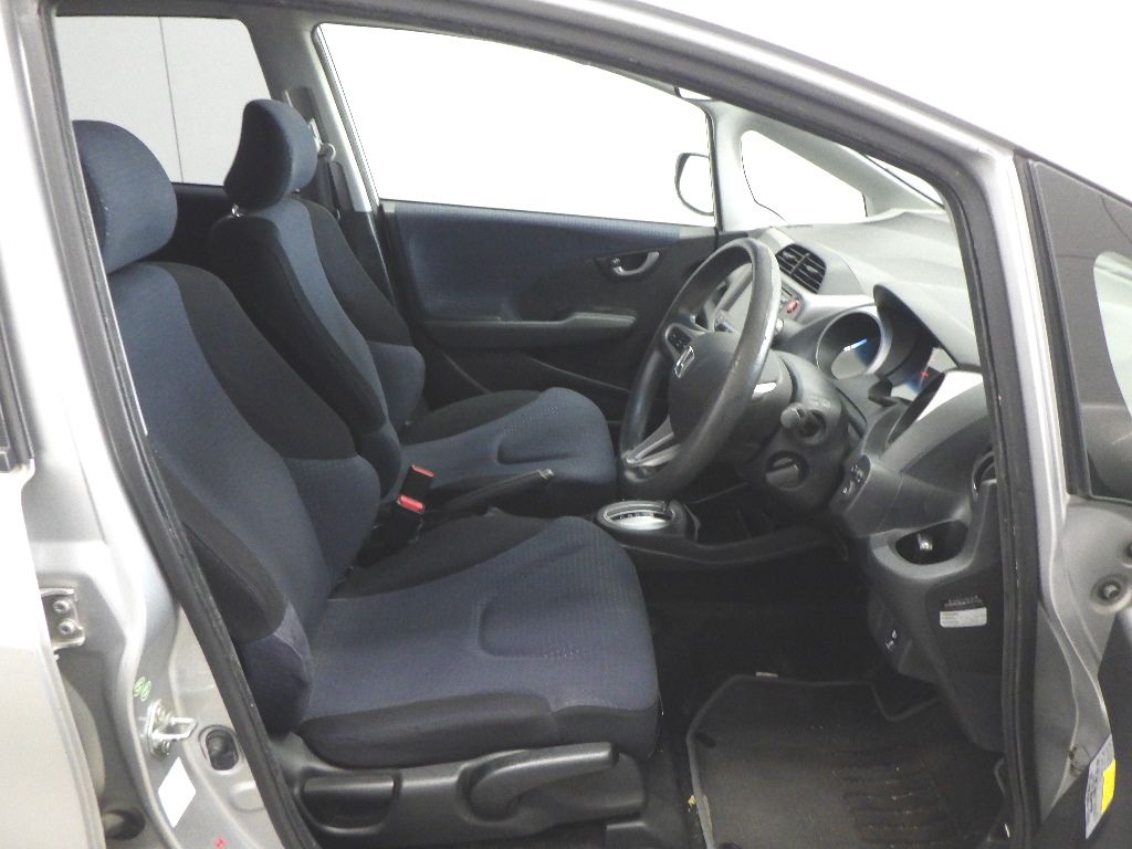2010 Honda Fit Gスマートセレクション auction photo 6