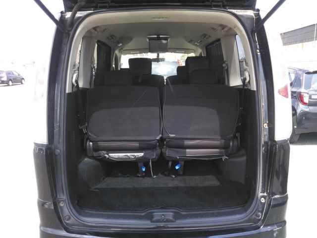 2011 Nissan Serena ハイウェイスター auction photo 10