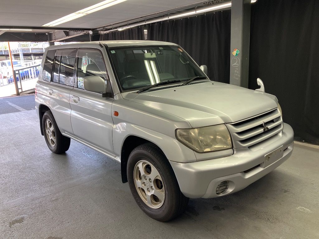 2000 Mitsubishi ZR Japan auction vehicle