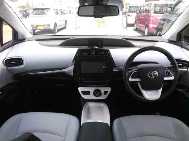 2016 Toyota Prius Aツーリングセレクション auction photo 8
