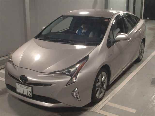 2016 Toyota Prius Aツーリングセレクション auction photo 4