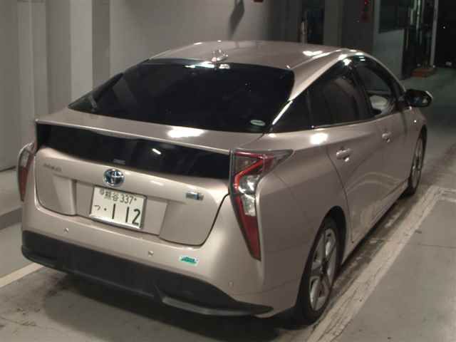 2016 Toyota Prius Aツーリングセレクション auction photo 5