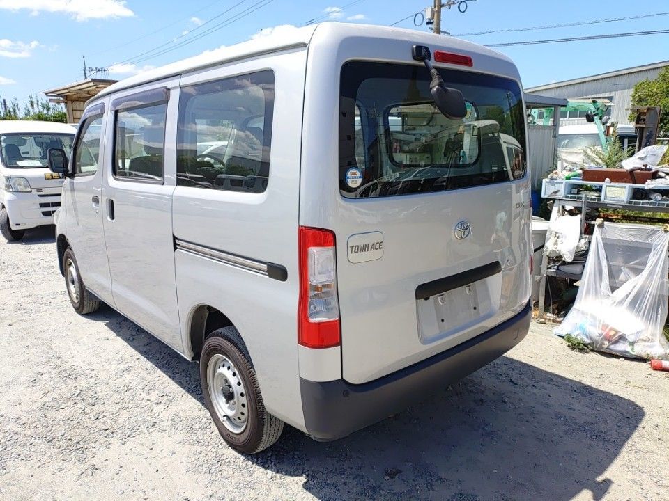 2021 Toyota TownAce auction photo 6